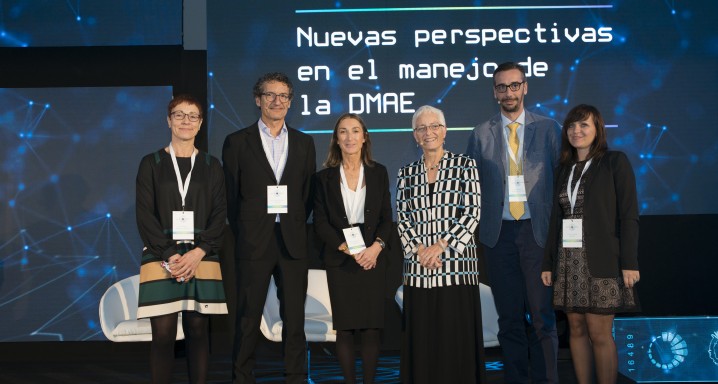 Dra. Carmen Navarro, Therapeutical Area Head del Área de Oftalmología de Novartis; Dr. Jordi Monés, director del Institut de la Màcula, director de la Barcelona Mácula Foundation, MD, PhD y codirector de VisionArt; Dra. Marta Figueroa, directora científica de VisionArt y jefa de Sección de la Unidad de Retina y Vítreo del Hospital Universitario Ramón y Cajal de Madrid; Dra. Christine A. Curcio, Universidad de Alabama en Birmingham (EEUU); Dr. Roberto Gallego Pinazo, oftalmólogo de la Clínica Oftalvist en Valencia y Madrid; y Dña. Laia Gómez, del departamento médico de Novartis.